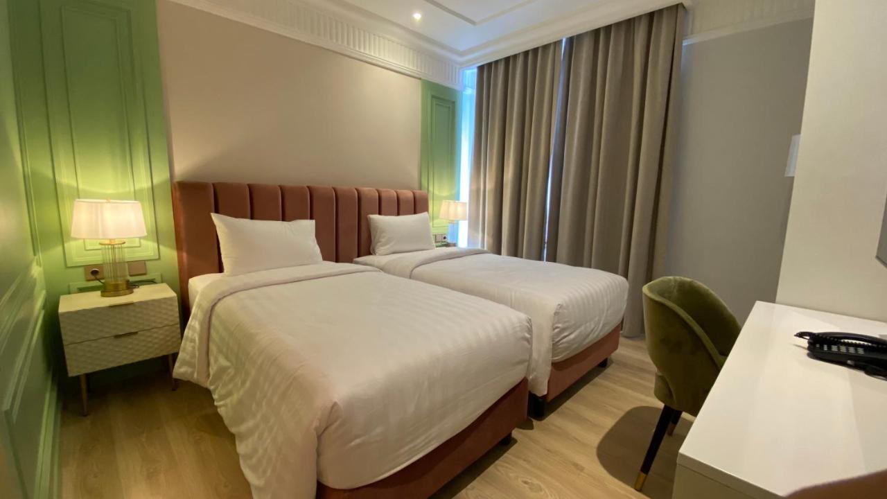 Maia Hotel Jakarta Exteriör bild