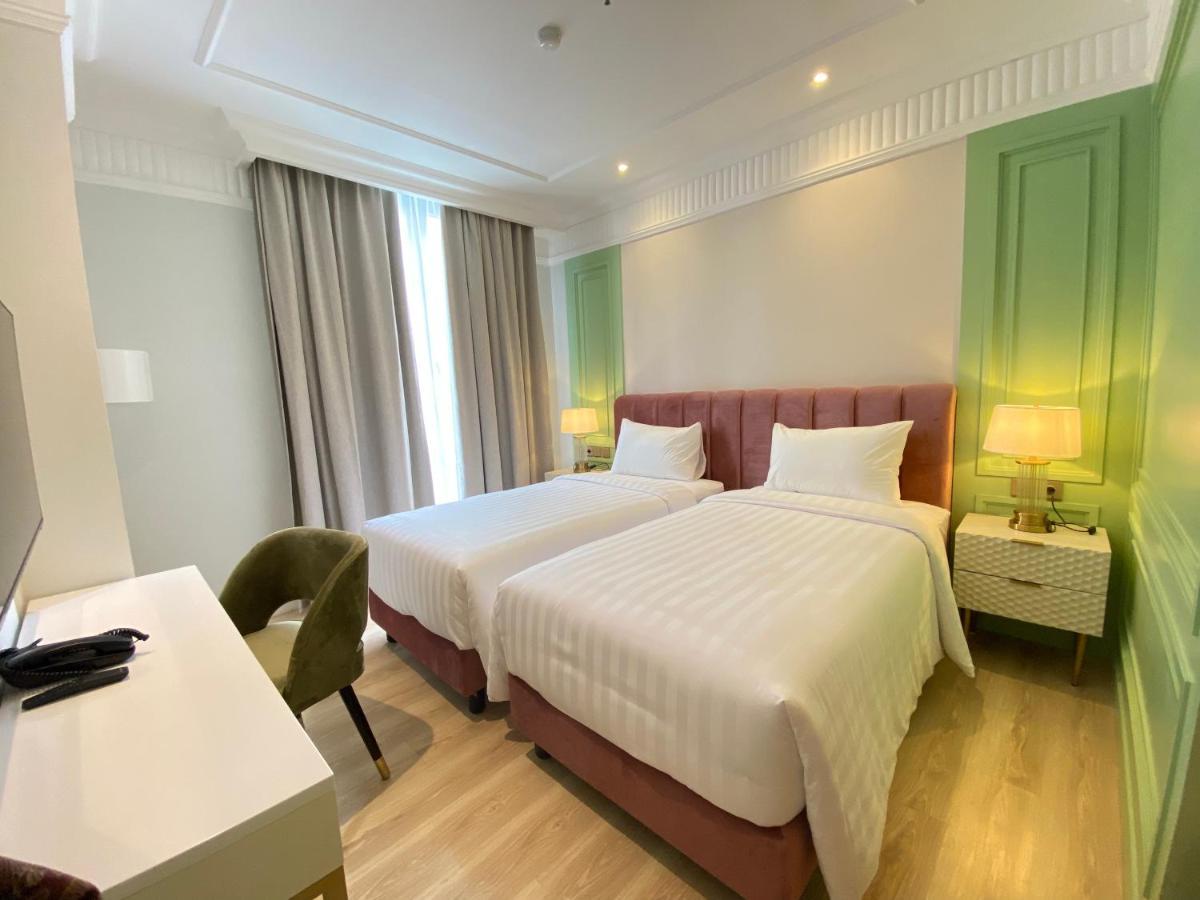 Maia Hotel Jakarta Exteriör bild