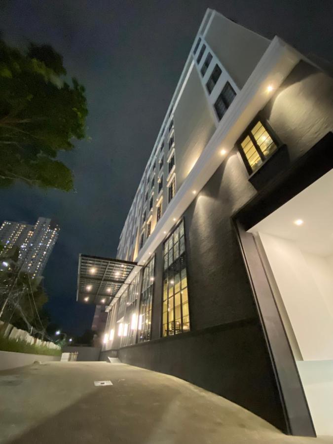 Maia Hotel Jakarta Exteriör bild