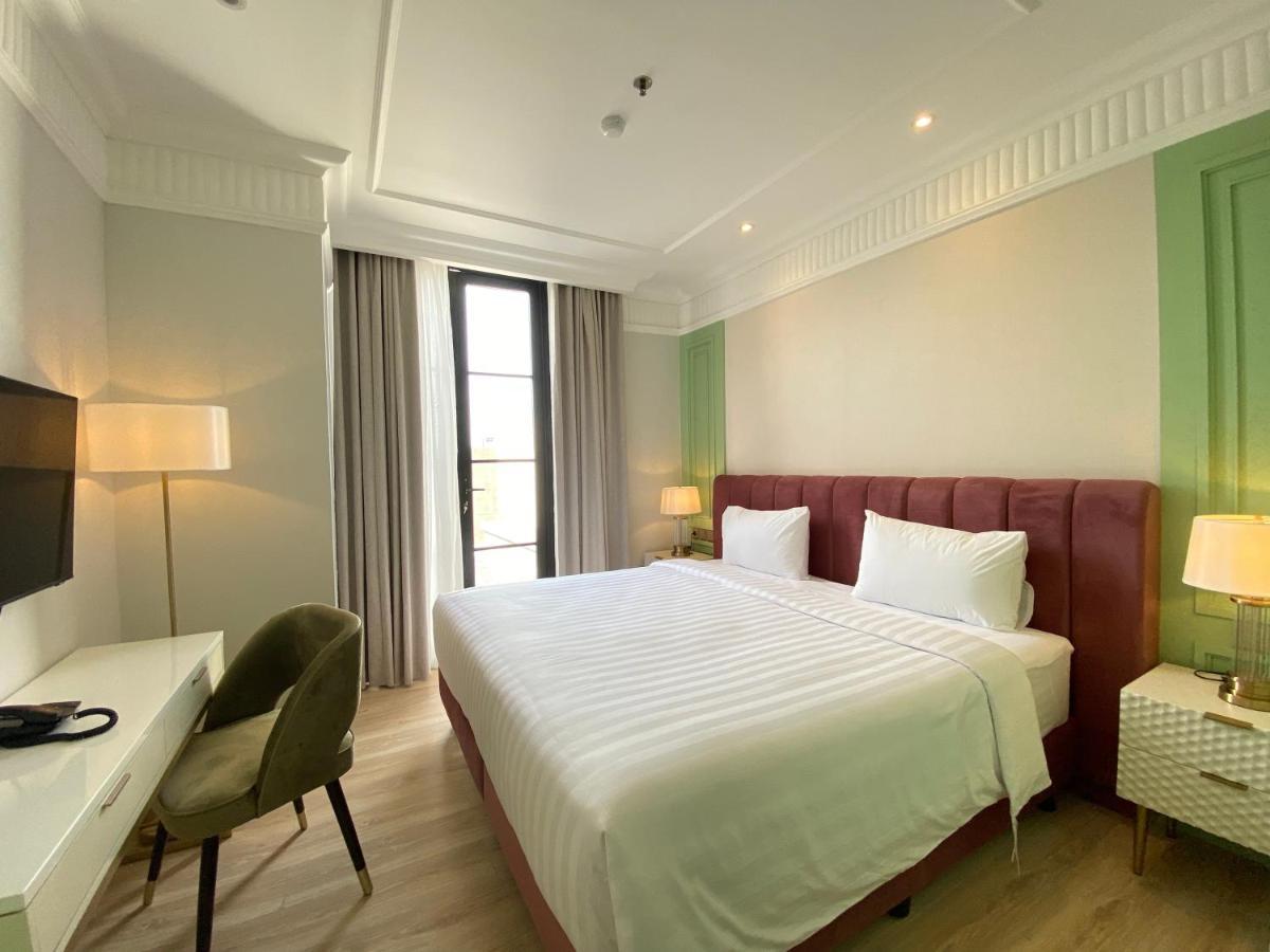 Maia Hotel Jakarta Exteriör bild
