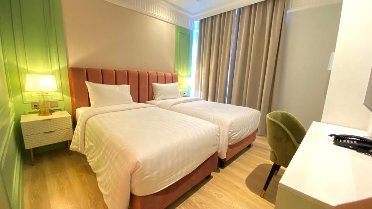 Maia Hotel Jakarta Exteriör bild
