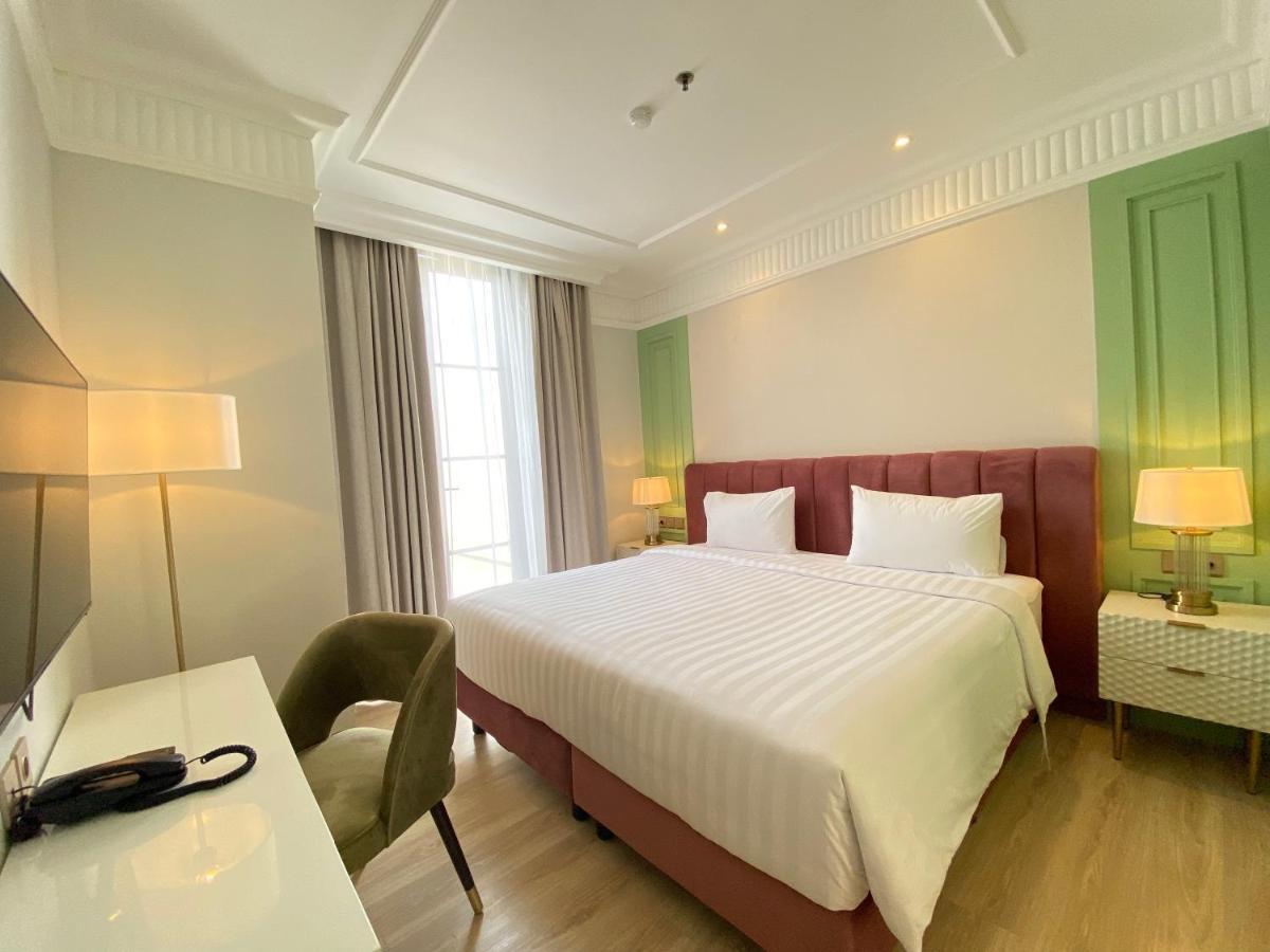 Maia Hotel Jakarta Exteriör bild