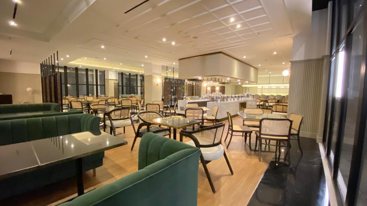 Maia Hotel Jakarta Exteriör bild