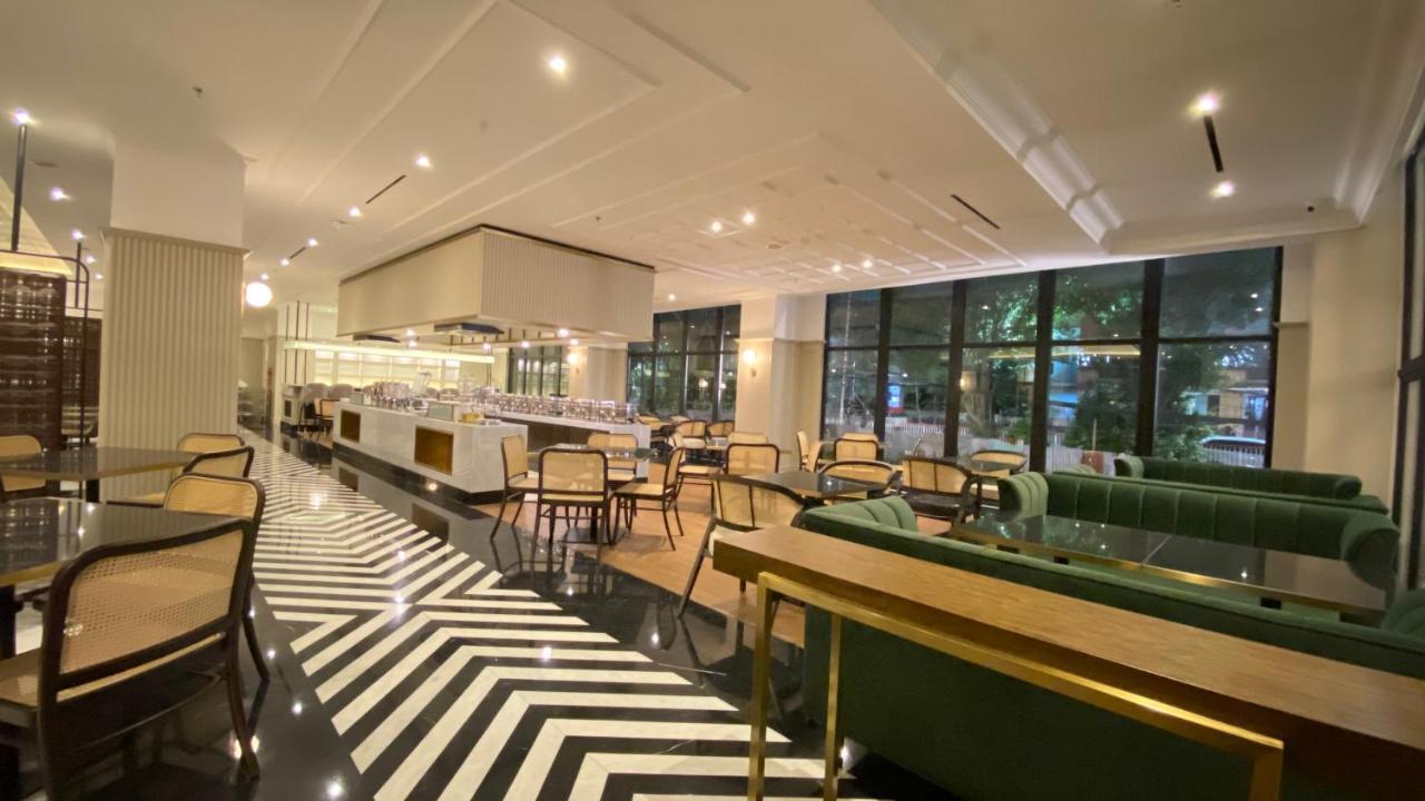 Maia Hotel Jakarta Exteriör bild