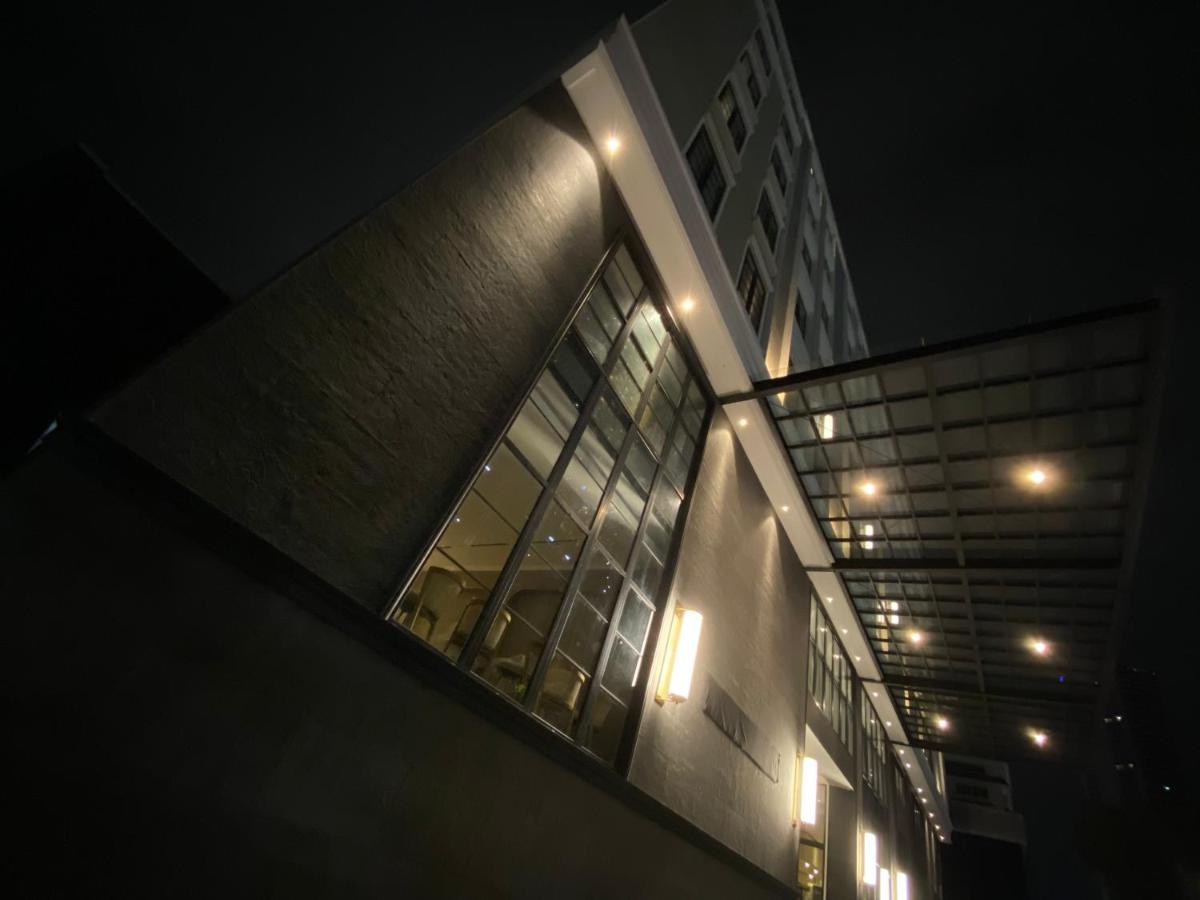 Maia Hotel Jakarta Exteriör bild