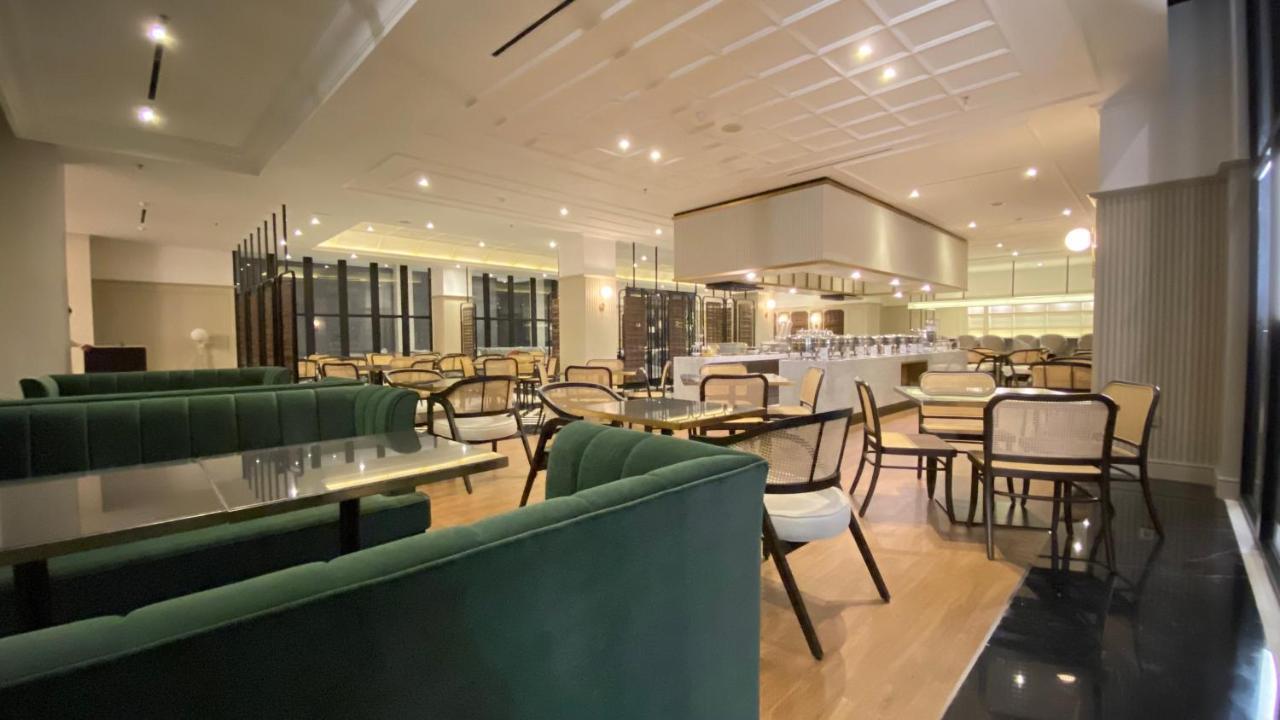 Maia Hotel Jakarta Exteriör bild