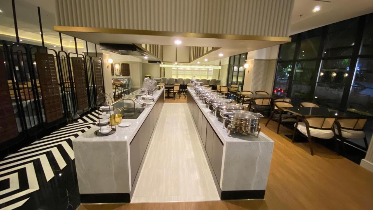 Maia Hotel Jakarta Exteriör bild