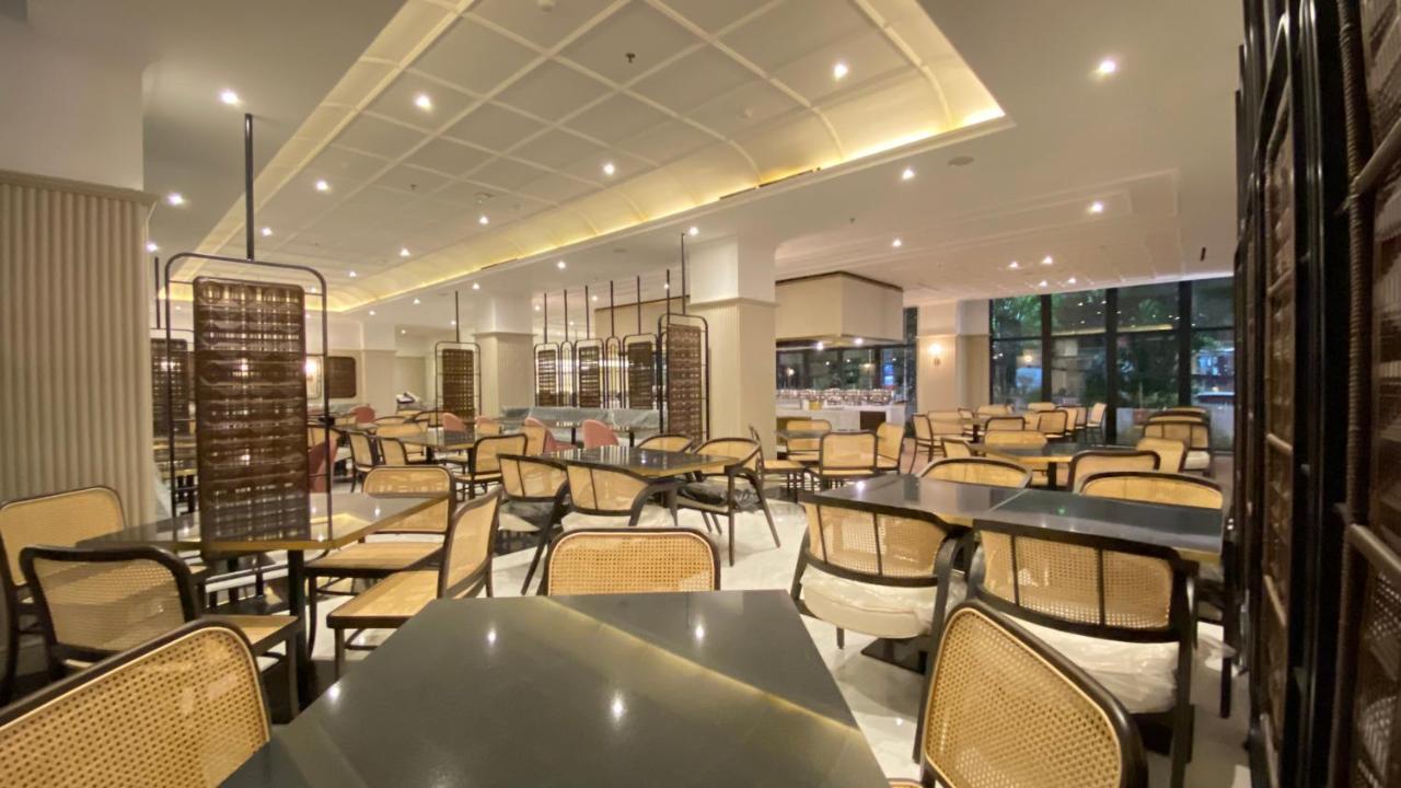 Maia Hotel Jakarta Exteriör bild