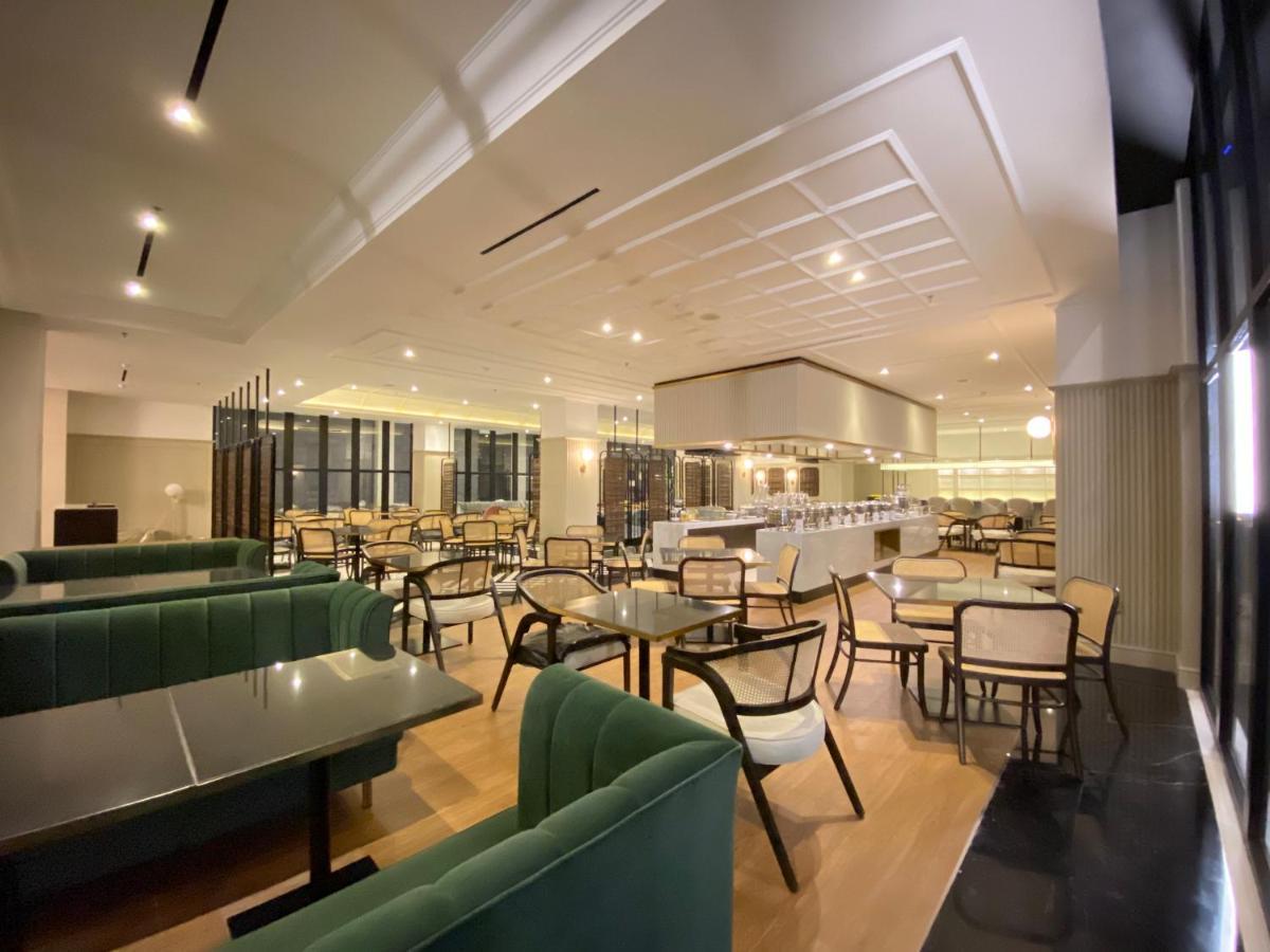 Maia Hotel Jakarta Exteriör bild