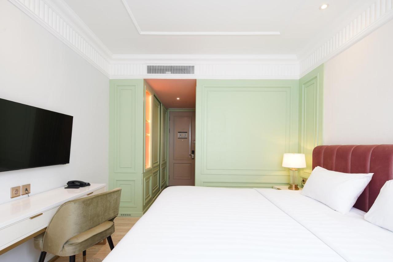 Maia Hotel Jakarta Exteriör bild