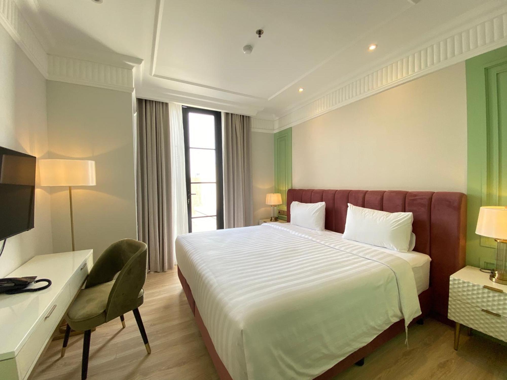 Maia Hotel Jakarta Exteriör bild